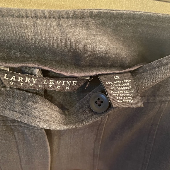 Gray Larry Levine stretch skirt size 12 - Picture 2 of 2